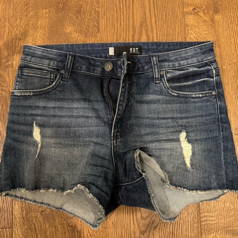 KUT Jean shirts size 4
#kutfromcloth #jeanshorts
